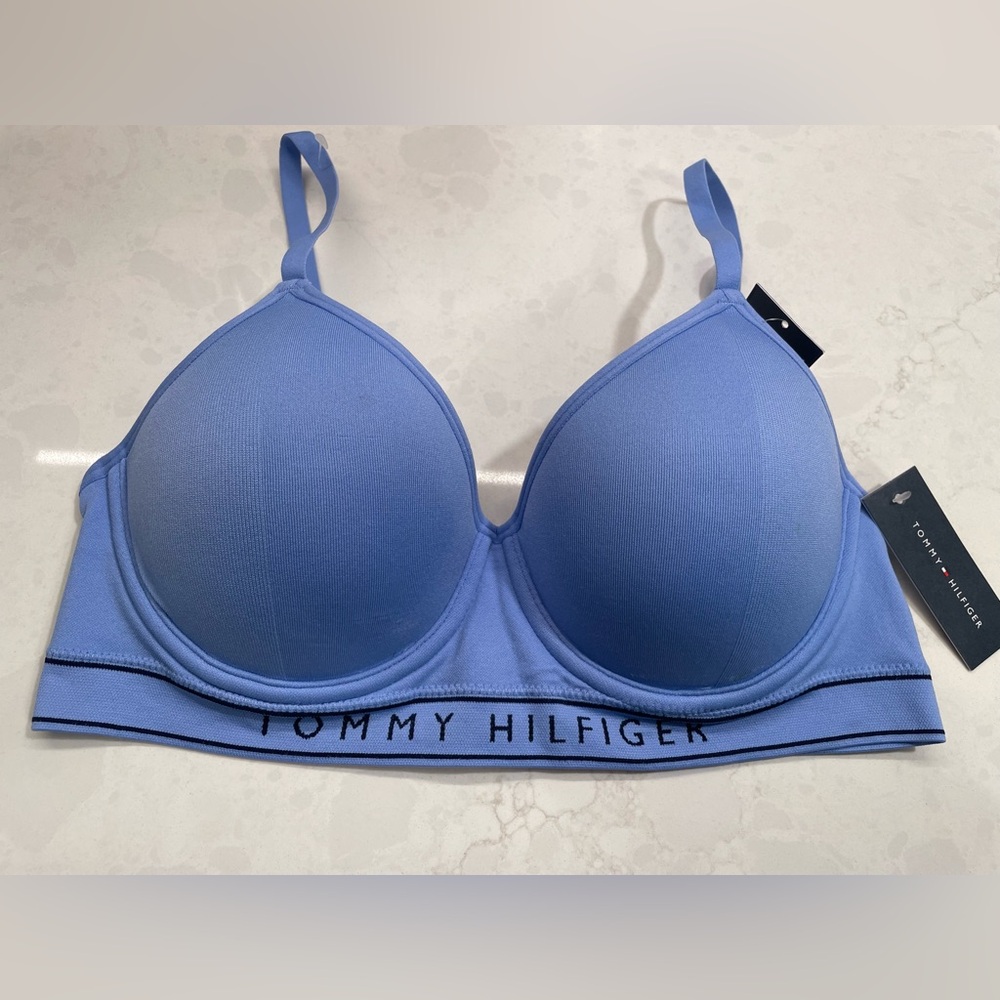 Tommy Hilfiger Seamless Sewn-In Pad Bra in Cornflower Blue size 36B.